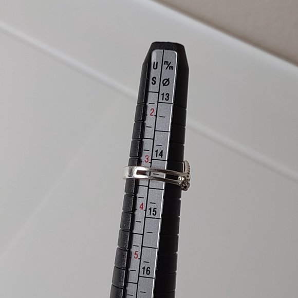 Tiny Cute Silver Tone Ring Size 3.25 - Picture 10 of 10